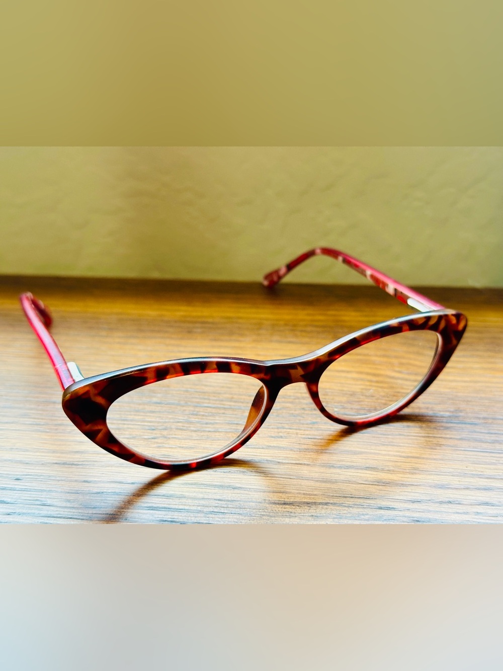 Vera Bradley Sun Prairie Tortoiseshell & Vibrant Raspberry Pink Cat-Eye Frames